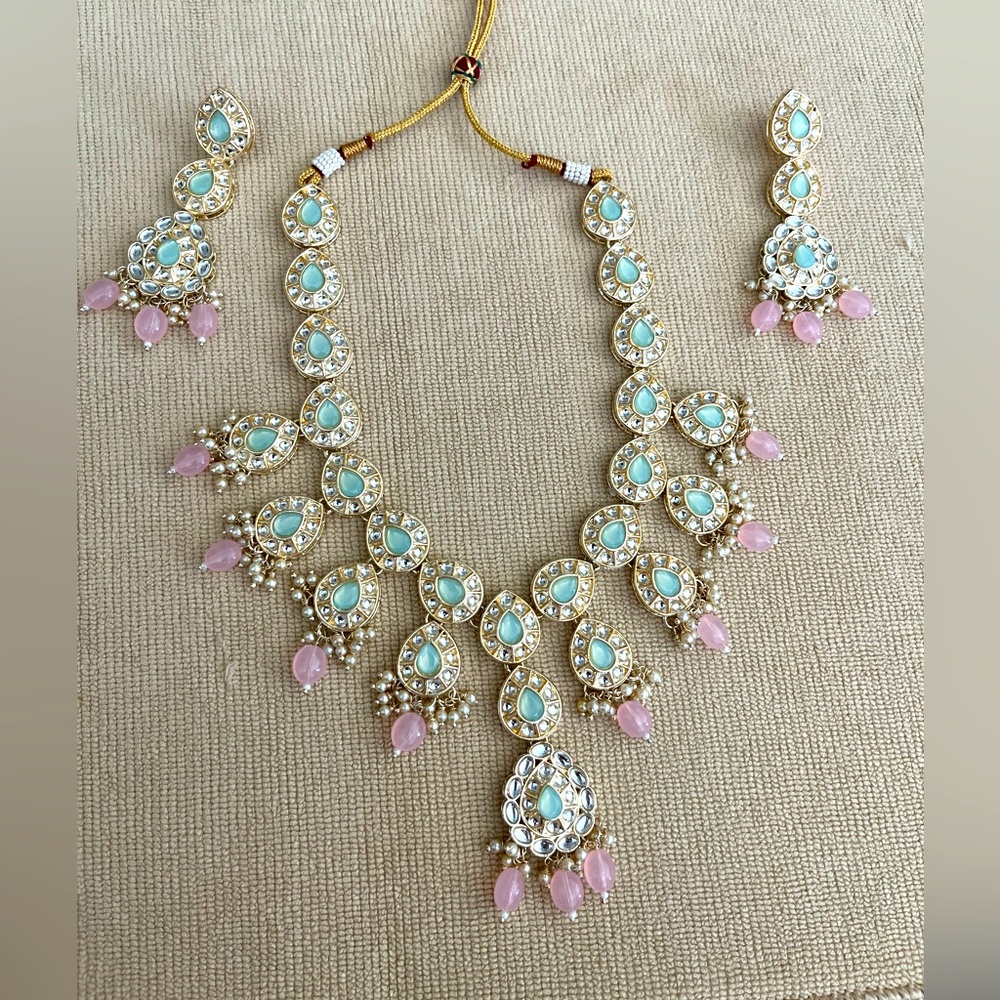 New Necklace with Earrings for this season- SEA GREEN, BABY PINK, GOLD colors.